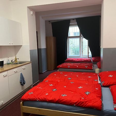 Apartment Moon Прага Екстериор снимка