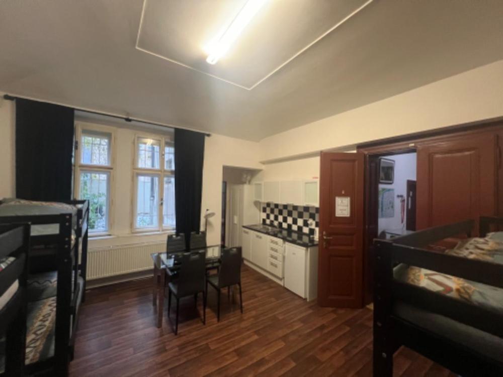 Apartment Moon Прага Екстериор снимка