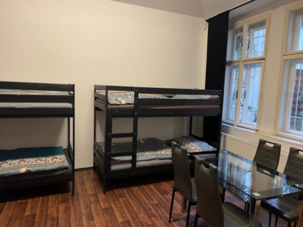 Apartment Moon Прага Екстериор снимка
