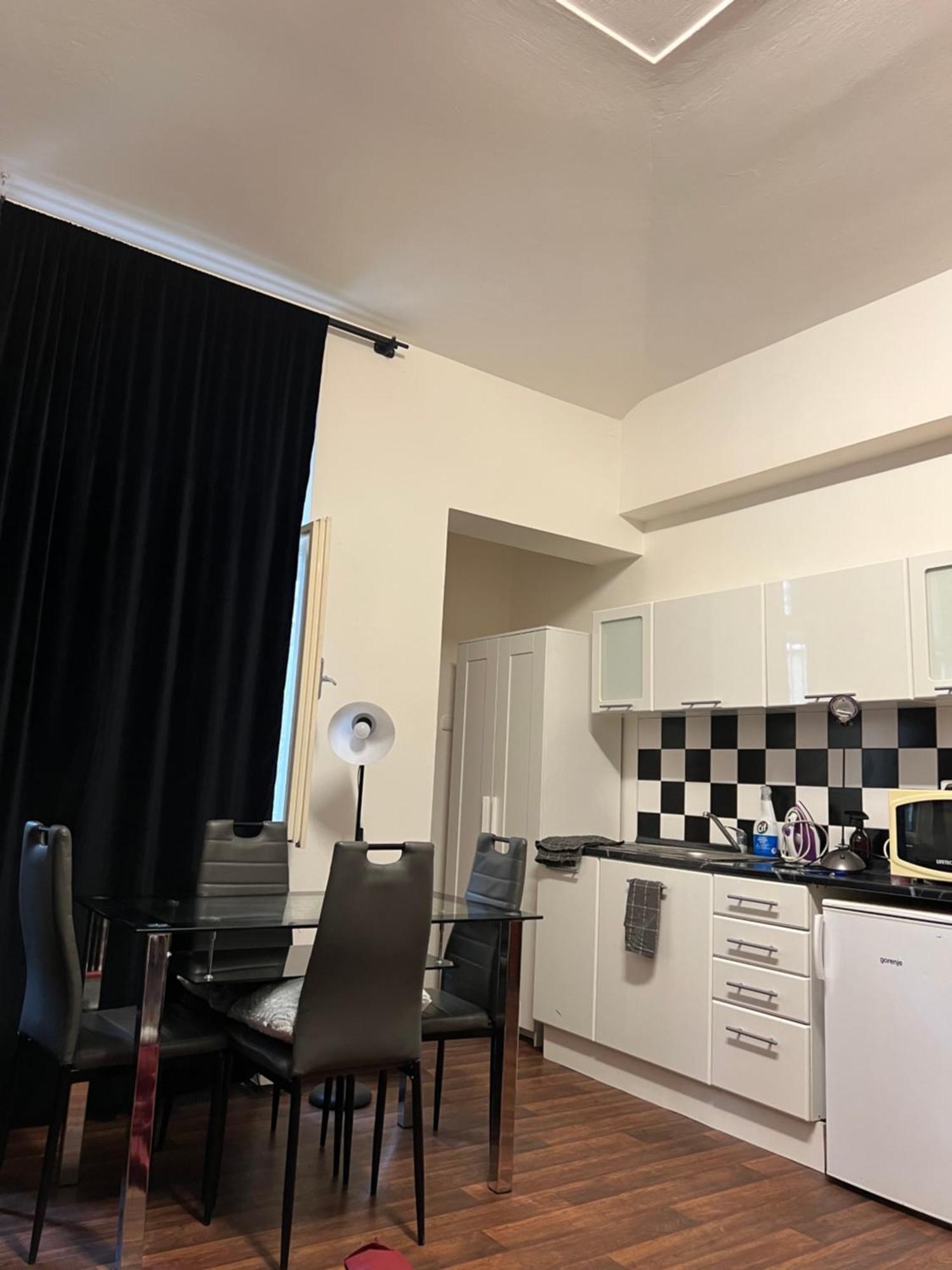 Apartment Moon Прага Екстериор снимка