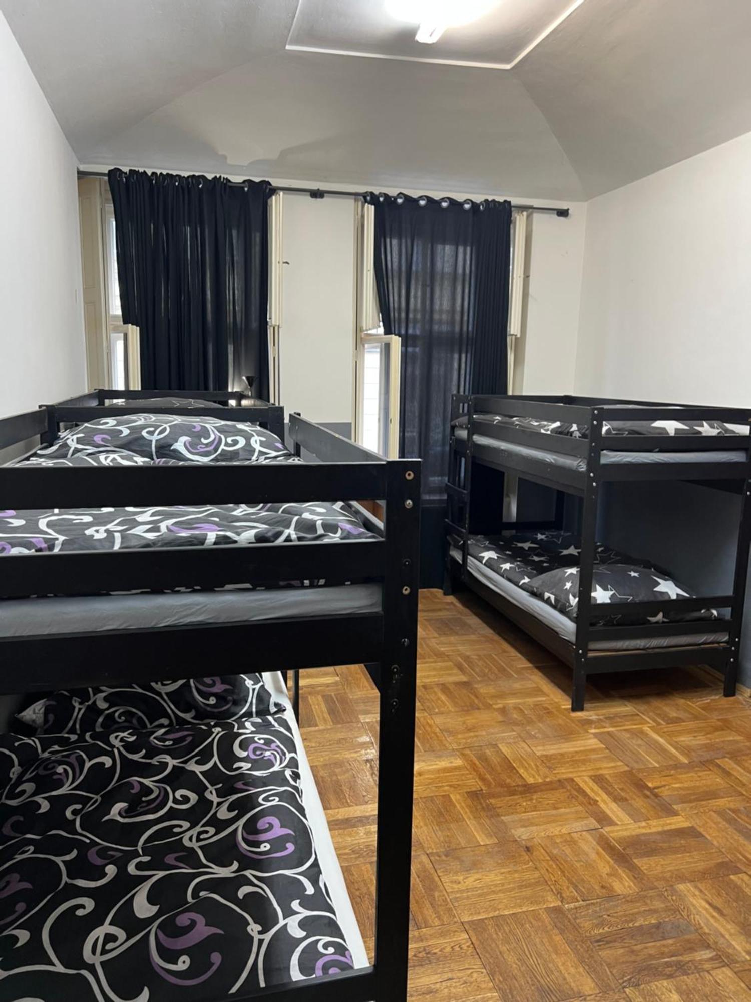 Apartment Moon Прага Екстериор снимка