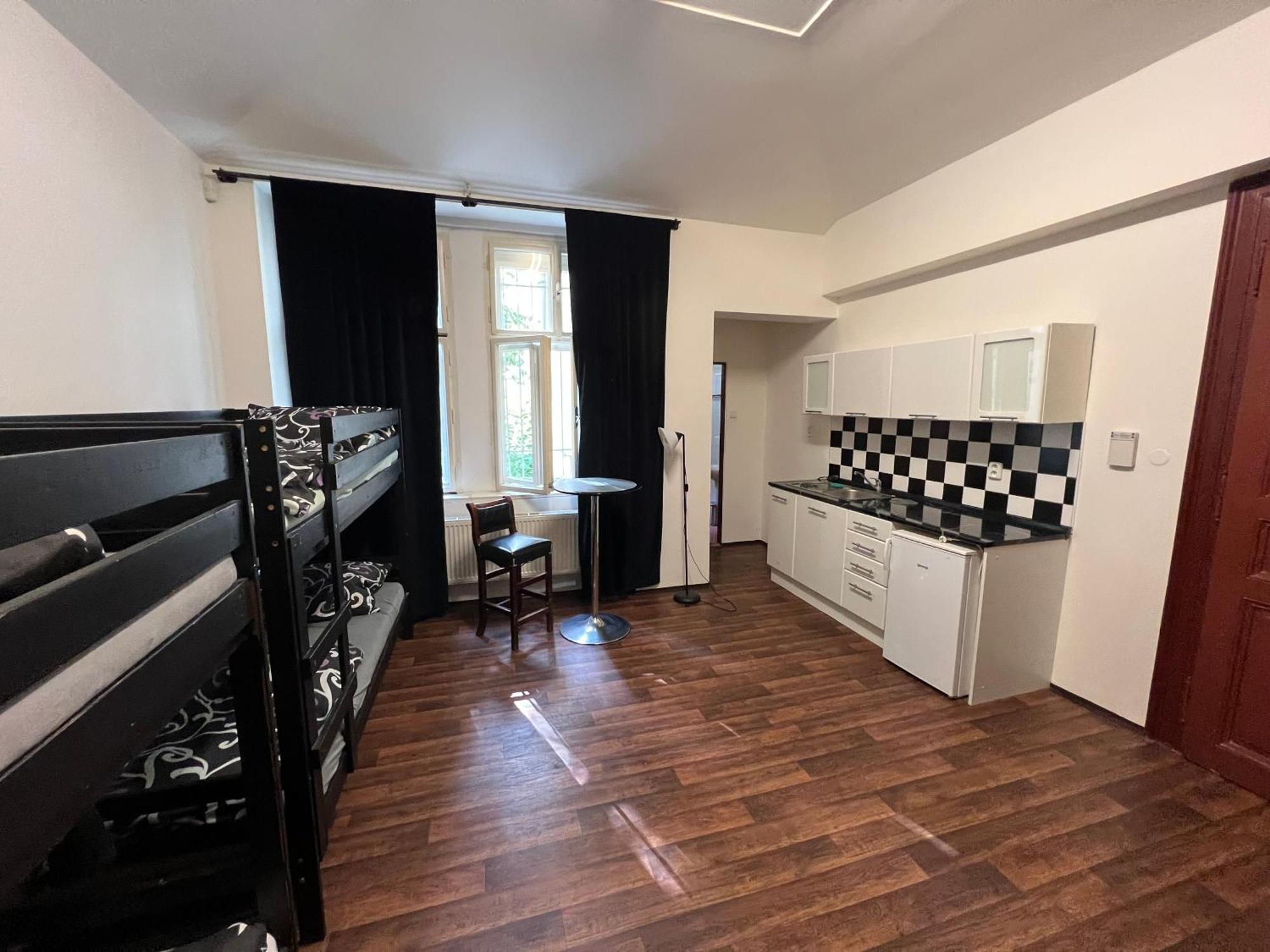 Apartment Moon Прага Екстериор снимка